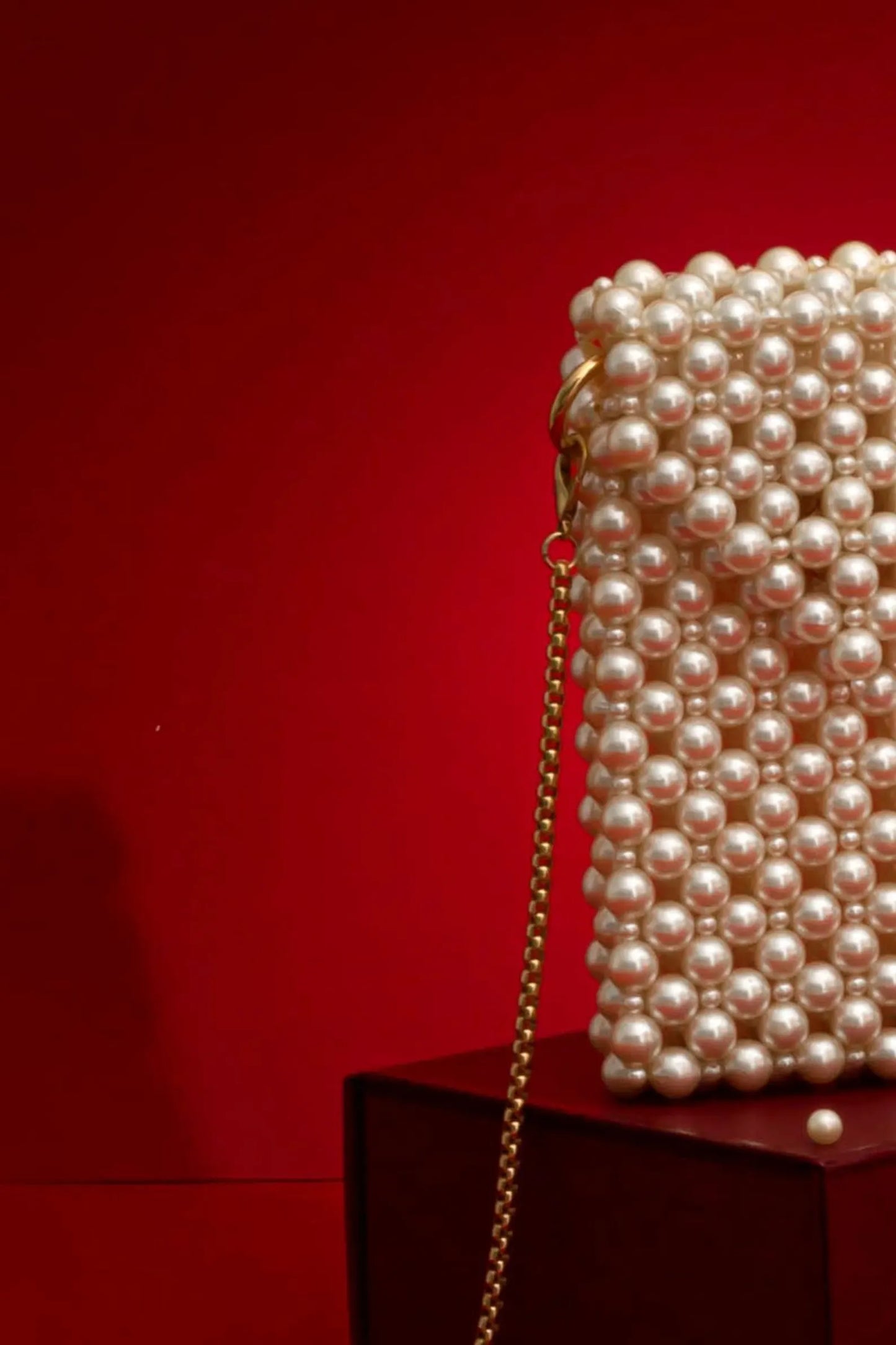 White Classic Pearl Crossbody Mobile Bag